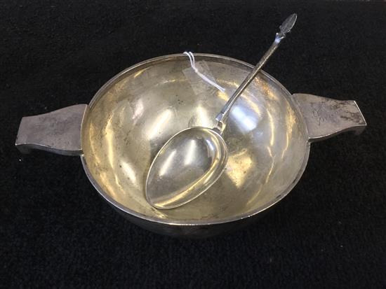 A Calcutta silver quaich and spoon